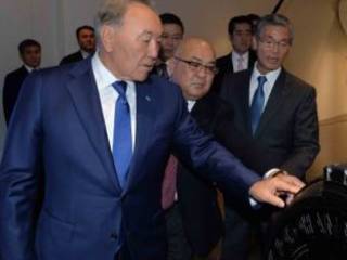Нурсултан Назарбаев дистанционно запустил завод в Алматы из Токио