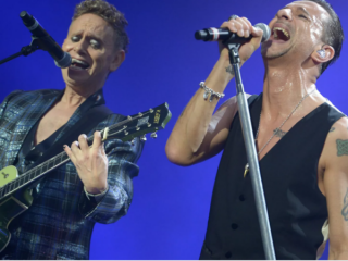 Глупость года: в Сети высмеяли «облатышенный» концерт Depeche Mode
