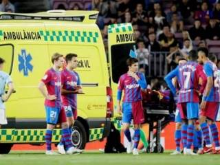 Игрок «Барселоны» потерял сознание после столкновения головами на поле