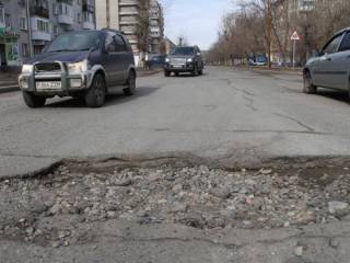 Народная акция «10 тысяч ям за 100 дней»: чиновники Усть-Каменогорска работают сообща с горожанами для улучшения дорог
