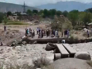 Построенный жителями алматинской области мост, снова рухнул