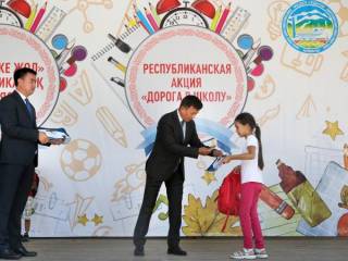 В Алматы продолжается республиканская благотворительная акция «Дорога в школу»