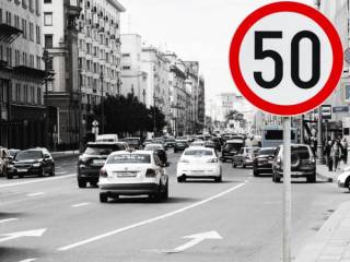 На крупных магистралях не более 50 км/ч - урбанисты предлагают ввести скоростной режим