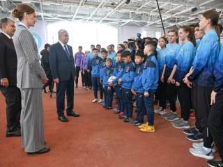 Токаев посетил легкоатлетический центр «Ольга Рыпакова»