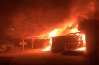 У двух семей сгорели квартиры из-за пожара в магазине