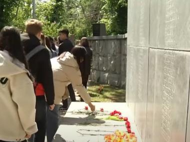 В Алматы стартовала акция по уборке заброшенных могил ветеранов