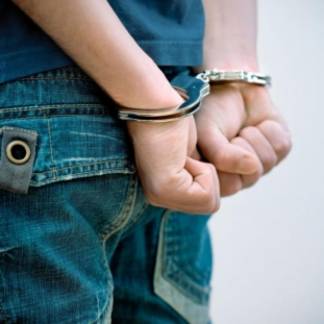 15-летнего подростка приговорили к 10 годам колонии за изнасилование в ЗКО