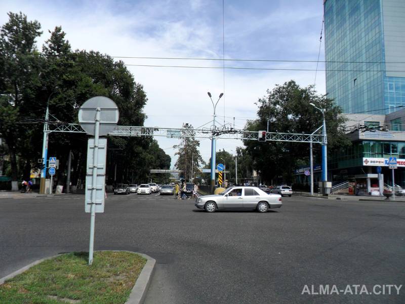 Проспект Абая в Алматы