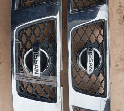 Nissan Pathfinder  R51  решетка радиатора