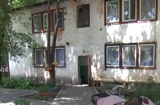 Развалятся или взлетят на воздух – алматинцы жалуются на свои дома