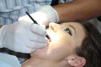 После визита к стоматологу жительнице столицы потребовалась помощь окулиста и невропатолога
