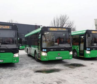 Алматинские водители автобусов не щадят ни себя, ни пассажиров