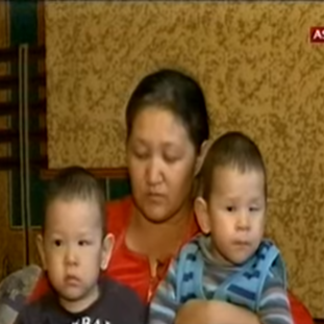 Близнецы из Алматы потеряли зрение из-за врачей