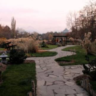 Активисты намерены отстоять Ботанический сад Алматы