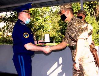 Будущие офицеры получили медали за добросовестное несение дежурства в Алматы