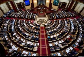 Депутаты обеих палат парламента проголосовали за Астану и одноразовый президентский срок