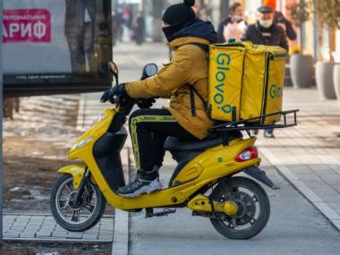 Для таксистов «Яндекс» и курьеров Glovo введут специальный налоговый режим