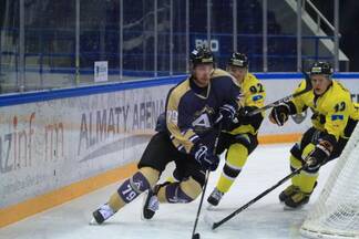 Хоккеисты «Алматы» в родных стенах дали бой одному из фаворитов чемпионата Казахстана карагандинской «Сарыарке»