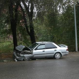 Внедорожник и легковой автомобиль столкнулись в Алматы