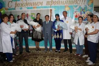 Две тройни родились за месяц в Туркестане