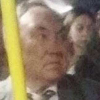 Фото двойника Назарбаева в автобусе шокировало пользователей Instagram