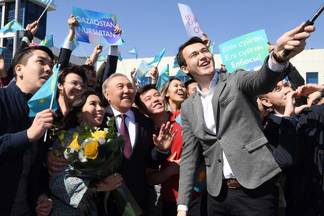 Первый Президент РК Нурсултан Назарбаев прибыл в Алматы