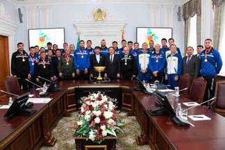 Аким города поздравил волейбольный клуб «Буревестник Алматы» с победой в Кубке Казахстана