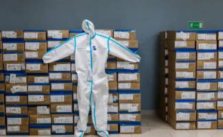 Израиль передает Казахстану защитные костюмы на 4,5 млн тенге