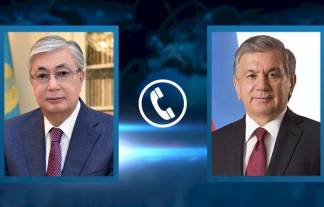 Касым-Жомарт Токаев поговорил по телефону с главой Узбекистана