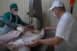 Колбаса, произведенная в стенах колонии ЛА 155/14, пользуется спросом у жителей Алматы и области
