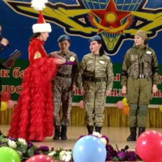 В преддверии Женского дня военнослужащие войсковой части 61993 устроили конкурс для девушек