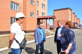 Глава Акмолинской области подверг резкой критике качество возведения жилых домов