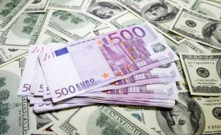 Курсы доллара и евро снова растут