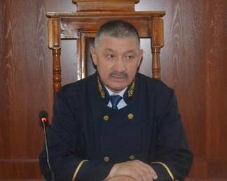 В Актау председатель городского суда лишился должности из-за отказа вернуть долг бригаде узбекских строителей