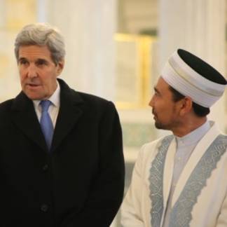 Госсекретарь США посетил мечеть в Астане