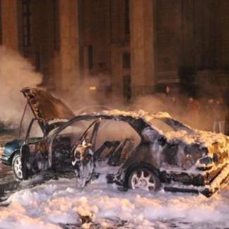 В Алматы после дрифта сгорел Mercedes-Benz