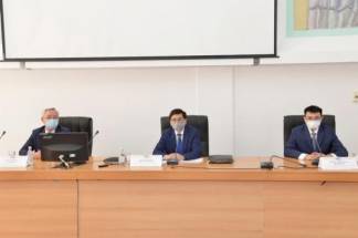 Министр образования представил нового ректора КазНПУ им. Абая