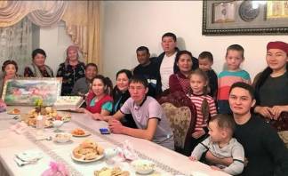 Многодетная интернациональная семья живет в селе Аулиеагаш