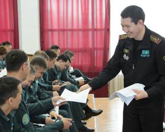 В Алматы выездная группа по разъяснению законодательства по противодействию коррупции начала работу в региональном гарнизоне