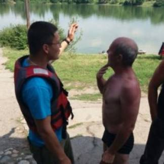40-летний мужчина пытался переплыть озеро в Алматы