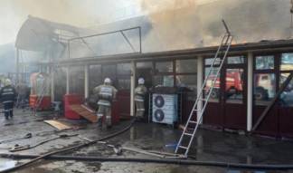 Недалеко от Алматы загорелся минимаркет