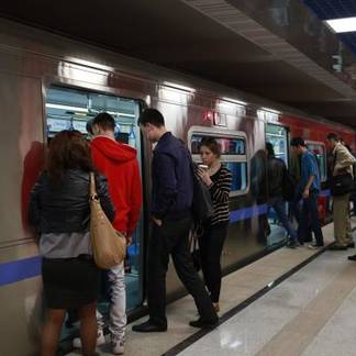 Метро Алматы продлит движение поездов до полуночи