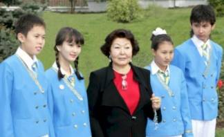 Важность общественных инициатив Сары Назарбаевой обсудили в ИМЭП