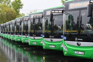 В Алматы обновили автобусы еще на двух маршрутах