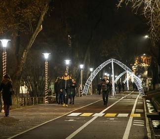 В Алматы обновляют систему освещения городских улиц