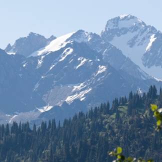 Несколько сотен алматинцев приняли участие в альпиниаде «Нурсултан 2016»