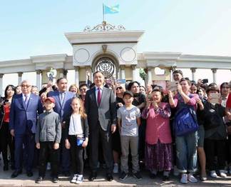 Алматинцы принимают поздравления с Днем города