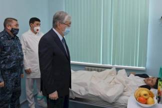 Президент Касым-Жомарт Токаев посетил больницу скорой неотложной помощи Алматы