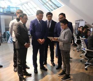 Заместитель премьер-министра Казахстана Аскар Жумагалиев посетил университеты Алматы