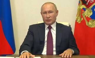 Путин попросил школьников соблюдать коронавирусные ограничения